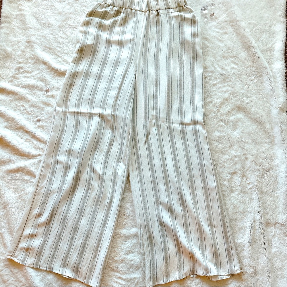NWT LOVE IN RESORT STYLE PANTS - Size Small (fit like S/M